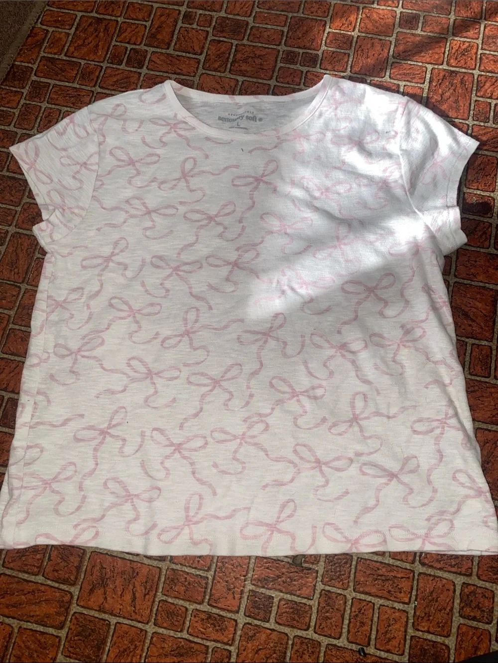 Aeropostale White Short-Sleeve Tee with Light Pink Bow Print